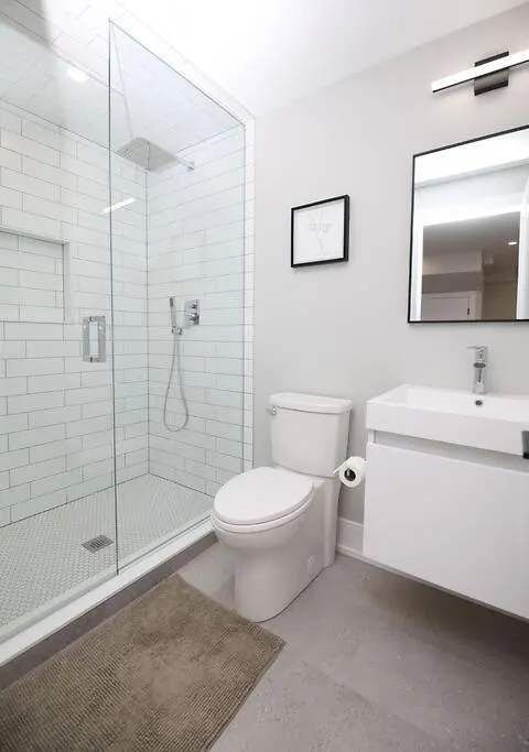 1-Bedroom Apartment Downtown Toronto 0*,